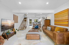 Couples Tropical Bliss Retreat ~ Private Spa, Noosaville